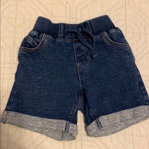 Elastic waist denim look short
